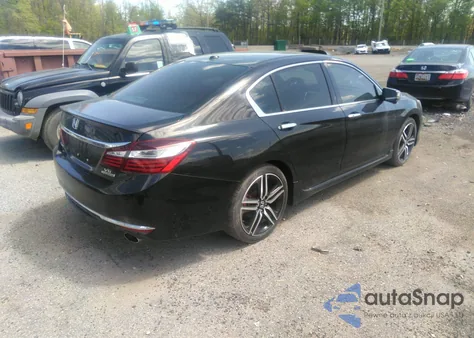 2017 Honda Accord Touring V6 z USA, uszkodzony, nr VIN 1HGCR3F92HA004634